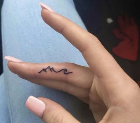 Inner Finger Tattoo, Catholic Tattoos, Finger Tattoo, Finger Waves, Waves Tattoo, Stick And Poke, Piercing Tattoo, Mini Tattoos, Finger Tattoos