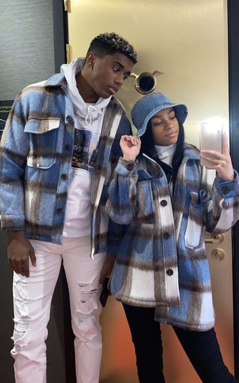 Cute Matching Outfits For Couples Fall, Flannel Matching Outfits Couple, Matching Flannels For Couples Fall, Plaid Couples Outfits, Coordinate Outfits For Couples, Black Couples Fall Outfits, Matching Couple Winter Outfits, Couples Outfits Streetwear, Black Couple Winter Outfits