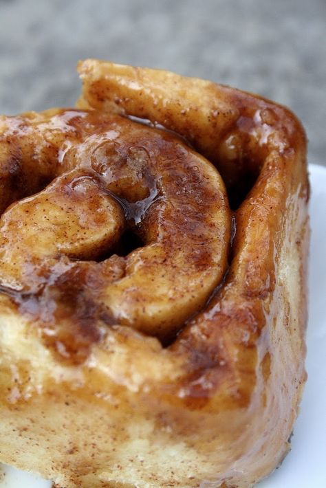 I’m back home in Boston for Thanksgiving break and it’s great to see family, friends, and my old stompin’ … Continue Reading Cinnamon Bun Recipe, Broma Bakery, Sticky Buns, Cinnamon Rolls Homemade, Bread Bun, Bun Recipe, Cinnamon Rolls Recipe, Cinnamon Buns, Cinnamon Roll