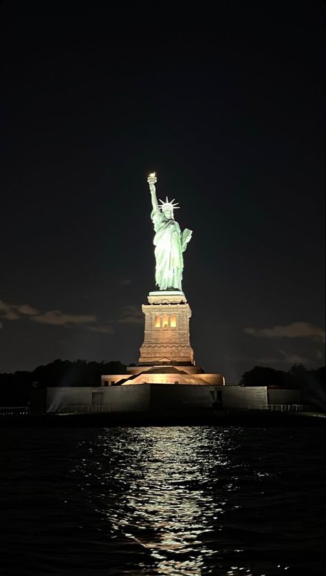 #ladyliberty #statueofliberty #nyc #newyorkcity #newyorker #city #cityscape #lifestyle #nightlife #manhattan Statue Of Liberty At Night, Statue Of Liberty Night, Manhattan Wallpaper, Liberty Wallpaper, Lady Liberty, I Wallpaper, Catfish, New Yorker, Sicily