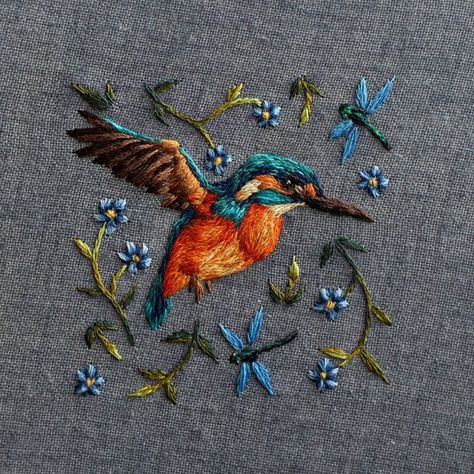 kingfisher Chloe Giordano, Embroidered Bird, Bird Embroidery, Animal Embroidery, 자수 디자인, Hand Embroidery Art, Crewel Embroidery, Embroidery Cross Stitch, Hand Embroidery Patterns