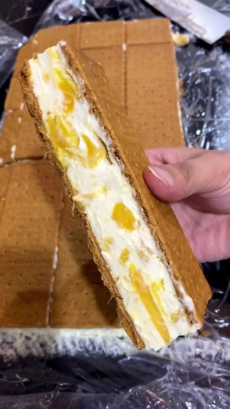 Mango Graham Bar, Graham Bar, Mango Graham, Donut Drawing, Sandwich Bar, Cream Sandwich, Ice Cream Shop, Ice Cream Sandwich, 3 Ingredients