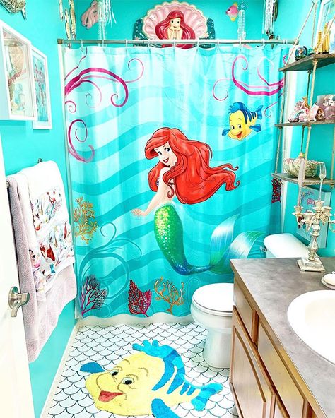 Mermaid Themed Bathroom, Ariel Bathroom, Little Mermaid Bathroom, Bathroom Sets Shower Curtains, Disney Themed Rooms, Mermaid Shower Curtain, Disney Bathroom, Mermaid Bathroom Decor, Deco Disney