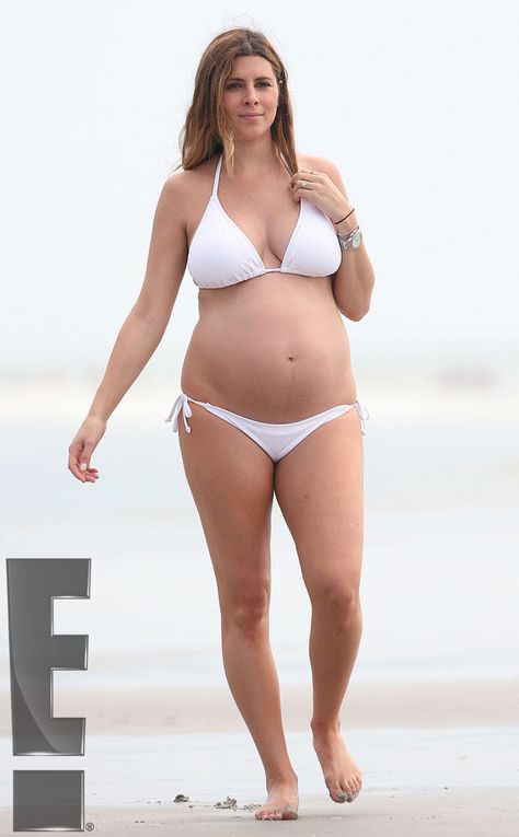 Hot Sexy New Jamie-Lynn Sigler Bikini Pics Meadow Soprano, Pregnant Actress, Ugly Betty, Jamie Lynn, The Sopranos, Jewish Women, Maternity Lingerie, Pregnant Belly, Fashion Icon