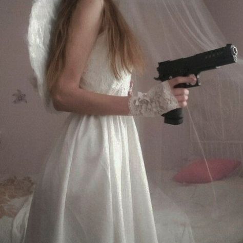 Angel Girl Aesthetic, Angel Aesthetic, + Core + Aesthetic, Elle Fanning, Creepy Cute, An Angel, Costume Halloween, White Aesthetic, Dark Aesthetic