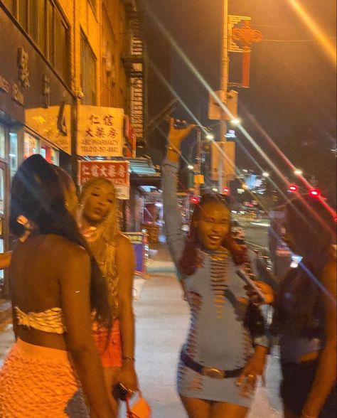 Fun With Friends Aesthetic Black, Night Out On The Town Aesthetic, Friends In Nyc Aesthetic, Friend Trips Aesthetic, New York Aesthetic Black Women, City Life Aesthetic Friends, Go Out With Friends Aesthetic, Cool Friend Group Aesthetic, Summer Aesthetic Vibes Night