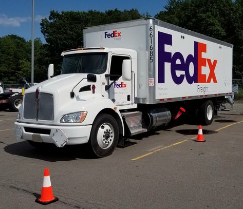 FedEx Freight Kenworth chassis and Wabash National truck body equipped with HTS Systems' very popular HTS-CC-18/28 Cone Cradle safety cones carrier. Safely transports (4-5) 18" tall or (3-4) 28" tall traffic safety cones in seconds. Fedex Delivery Company, Fedex Proof, Fedex Delivery Package, Delivery Truck Design, Fedex Company, Fedex Box, Hospital Room Snapchat Stories, Tire Pictures, Army General