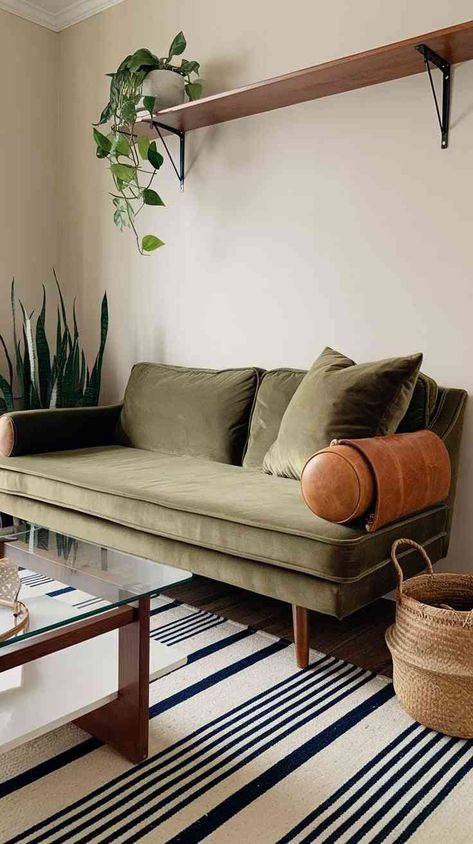 35 Decor Living Room With Green Couch Ideas - Hey Decor Girl [Latest Trending Decor Design Ideas] Room With Green Couch, Green Couch Ideas, Living Room With Green Couch, Green Couches, Couch Ideas, Green Couch, Decor Living Room, Decor Living, Trending Decor