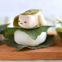 Mochi Japanese, Kawaii Dessert, Cute Baking, Cute Snacks, Japanese Dessert, Illustration Food, Japanese Sweets, Kawaii Food, Cute Desserts