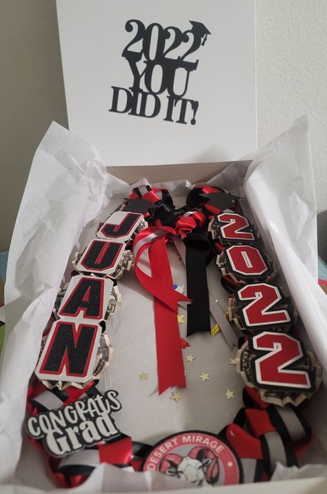 Highschool Graduation Leis, Graduation Lei For Boys, Boy Graduation Lei Ideas, Cute Graduation Leis, Ribbon Money Leis For Graduation Diy, Senior Night Leis, Money Sash Graduation, Senior Lei Ideas, Diy Graduation Sash