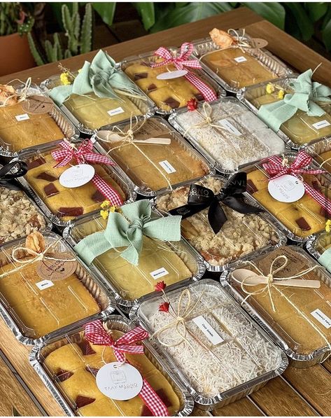 Christmas Loaf Cakes Gift Packaging, Loaf Packaging, Bake Sale Packaging, Dessert Squares, Biscuits Packaging, Home Bakery Business, Loaf Cakes, Baking Packaging, Dessert Packaging