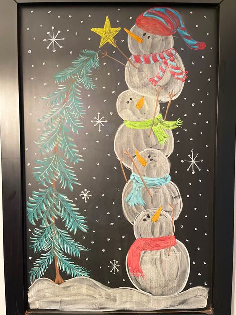 Snowmen decorating a tree Christmas Chalk Drawing Ideas, Chalk Paint Christmas Window Ideas, Christmas Window Pen Art, Winter Dry Erase Board Art, Blackboard Christmas Ideas, Winter Blackboard Ideas, Window Christmas Chalk Art, Winter Whiteboard Art, Winter White Board Ideas