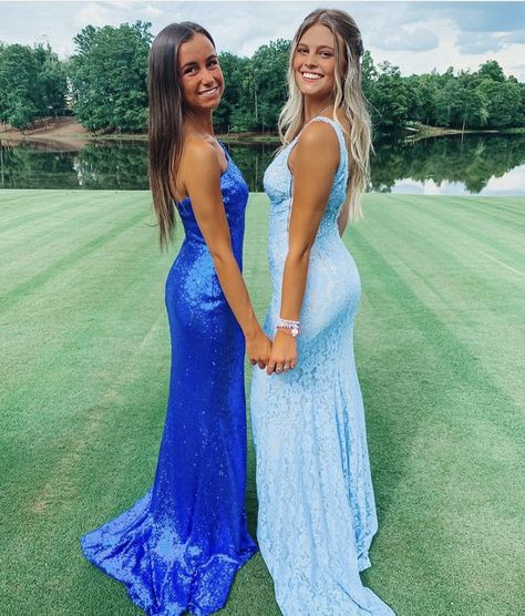 Lesbian Prom Pictures, Prom Ideas Pictures, Prom Pictures Friends, Prom Prep, Prom Photography Poses, Homecoming Poses, Prom Pictures Couples, Prom Picture Poses, Dance Picture Poses