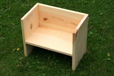 Diy Kids Chair, Diy Kids Table, Cube Chair, Diy Kids Furniture, Diy Montessori, Wood Projects For Kids, Toddler Chair, Diy Bebe, Woodworking For Kids