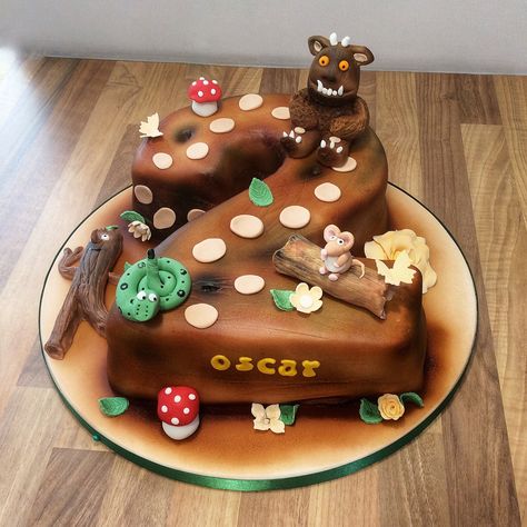 The Gruffalo and Stick Man number 2 cake Stick Man Cake Ideas, Stick Man Cake, Gruffalo Maths Activities, Gruffalo Cake, Gruffalo First Birthday Party, Gruffalo Party Food, Gruffalo 2nd Birthday, Number 2 Cakes, Gruffalo Party