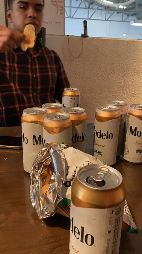 Modelo Beer, Alcohol Aesthetic, Reaction Pictures, Mood Pics, Party Time, Beer, Tumblr, Anime