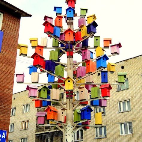 apartment complex ! Avenue Design, Viborg, Have Inspiration, Creative Gardening, Bird Tree, Bird Cages, Home Interiors, Garden Crafts, Welding Projects