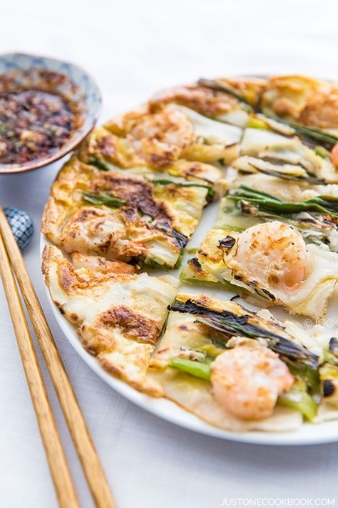 Easy-to-follow Scallion & Prawn Korean Pancake recipe. | JustOneCookbook.com Yakimeshi Recipe, Korean Pancake Recipe, Scallions Recipes, Korean Pancake, Just One Cookbook, Korean Dishes, Pancakes Easy, Asian Dishes, Pancake Recipe