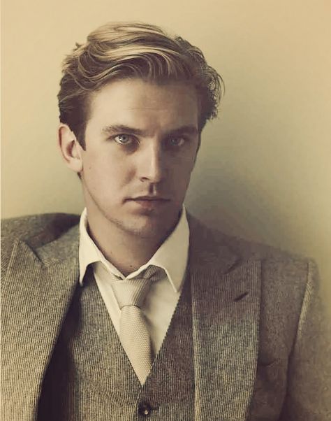 Matthew Crawley  | More Downton Abbey photos here:  http://mylusciouslife.com/historical-style-downton-abbey-photos/ Celebrity Advertising, Matthew Crawley, Brooklyn 9 9, A Man In A Suit, Man In A Suit, Downton Abby, Dan Stevens, The Perfect Guy, Downton Abbey