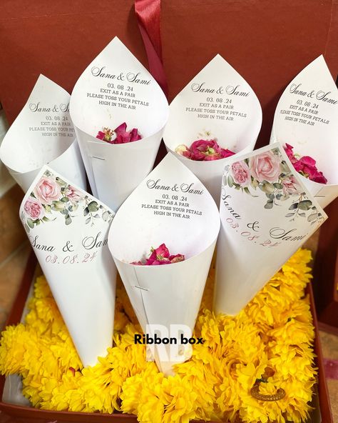 WEDDING TOSS FLOWER PETAL CONFETTI CONES ✨💕 Wedding Confetti, Wedding Favors, Wedding Confetti Cones, Wedding Petal Cones, Favor Cones #confetticones #wedding #petals Rose Petal Cones, Flower Cones Wedding, Wedding Confetti Cones, Petal Cones, Wedding Cones, Bride Stuff, Flower Petal Confetti, Eid Favours, Flower Cones