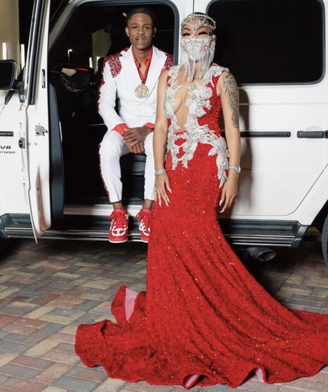 Red And White Prom Dress, Red And Grey Prom Couple, Red And White Prom Dresses, Silver And Red Prom, Red And White Prom Couples, Red Prom Ideas, Red Diamond Dress, Silver Prom Suits, Red Prom Couple