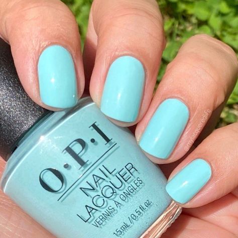 Summer Nails Teal Aqua, Summer Nails Colors Short, Aqua Short Nails, White And Aqua Nails, Aqua Gel Nails, Summer Aqua Nails, Pastel Turquoise Nails, Aquamarine Blue Nails, Light Aqua Nails