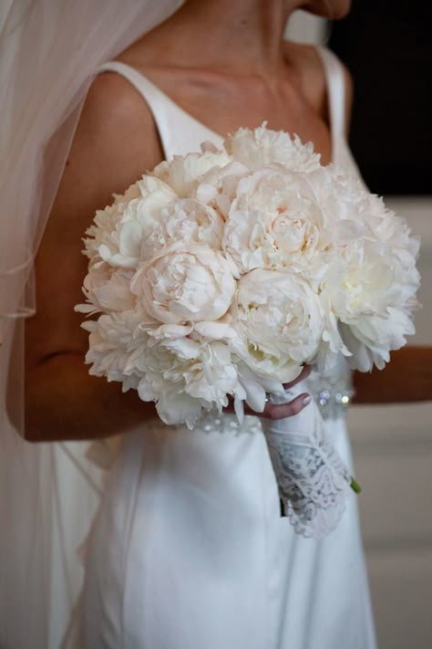 White Peonies Bouquet, Chicago History Museum, Bridal Bouquet Flowers, Chicago History, Peony Wedding, White Wedding Bouquets, Museum Wedding, White Peonies, Bride Bouquets