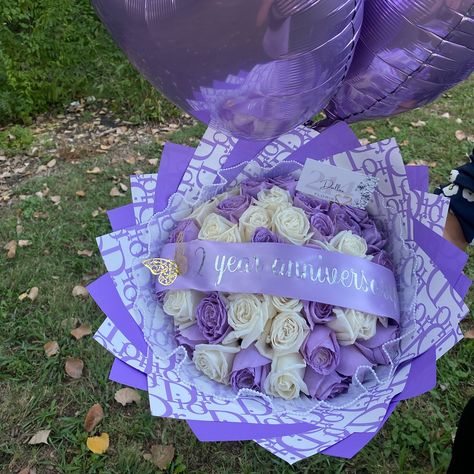 anniversary bouquet with lilac roses💐 #dallasflorists #dallasflowerbouquet Purple Roses Bouquet, Anniversary Bouquet, Lilac Bouquet, Bday Gifts, Birthday Bouquet, Lilac Roses, Birthday Flowers, Purple Roses, 18th Birthday