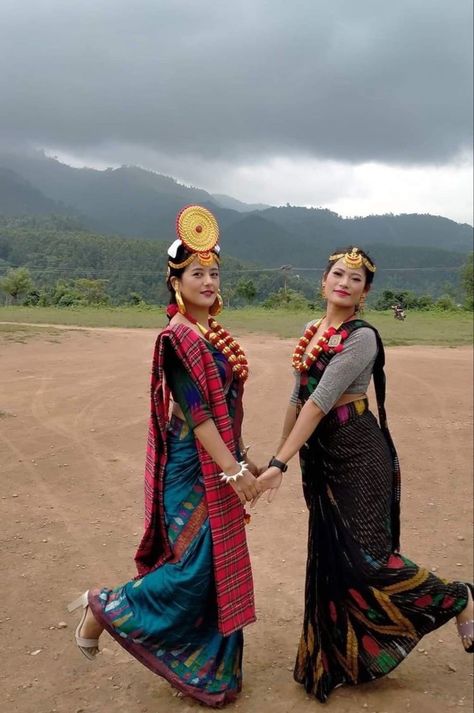 Newari Dress Design, Nepal Clothing, Traditional Sarees, Blackpink Fashion, Traditional Dresses, Traditional Outfits, Wedding Outfit, Designer Dresses, Cute Outfits