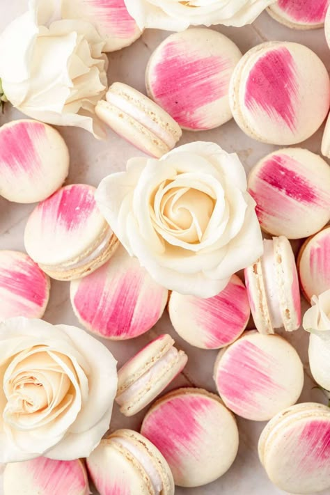 Vanilla Bean Macarons, Macaron Decoration, Macaroon Filling, Flavored Frosting, Rose Buttercream, Valentines Recipes, Macaron Filling, Les Macarons, Macaron Boxes