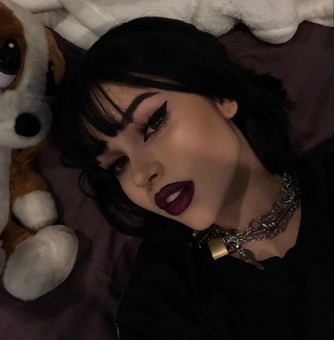 Grunge Wedding, Egirl Makeup, Alt Makeup, Smink Inspiration, Maggie Lindemann, Edgy Makeup, Summer Skincare, Goth Makeup, Grunge Look