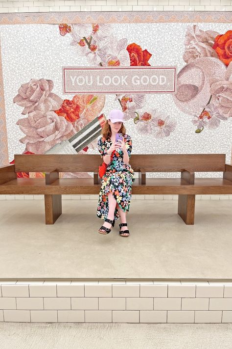 Glossier New York, Glossier You Look Good, Glossier Showroom, Shop Facade, New York City Aesthetic, Soho New York, Visit New York City, Post Grad, Visit New York