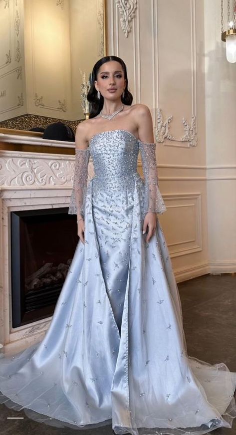 Engagement Dress Arab, Classy Engagement Dress, Engagement Dresses For Bride, Graduation Dress Designs, Matric Ball Dresses, Farewell Dresses, Nikah Dress, Ethereal Dress, Lehenga Designs Simple