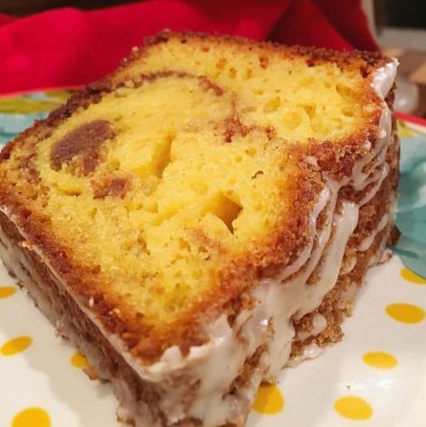 Easy Coffee Cake Recipes With Cake Mix, Cake Mix Cinnamon Coffee Cake, Vanilla Cake Mix Recipes, Cake Mix Coffee Cake, Lemon Cake Mix Recipe, Yellow Cake Mix Recipes, Cinnamon Streusel Coffee Cake, Cake Mix Muffins, Box Cake Recipes