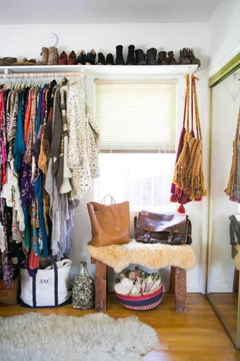 Real Small-Space Closet Solutions: How To Hang Your Clothes Out in the Open Without it Looking Like a Mess | Apartment Therapy Closet Interior, Hippie House, Small Closet Space, Closet Diy, No Closet Solutions, Space Apartments, Open Closet, Closet Room, Small Closet