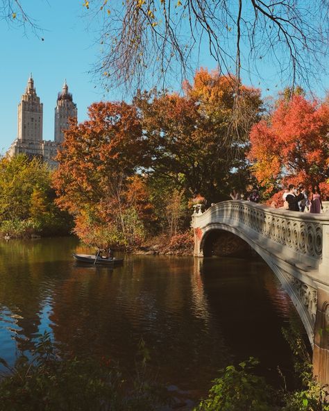 nothing screams romance like an autumnal row boat ride in Central Park 🍂🍁 ••• November 2021 📸: #fujifilmxt30 Central Park Running, Nyc Carriage Ride Central Park, Central Park Reservoir, Central Park Bike Ride, Central Park Row Boat, Boat Ride, Row Boat, Central Park, The Row