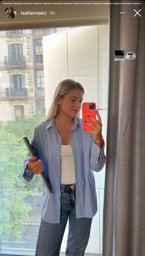 Blue Shirt Outfits Women, Blue Shirt Women Outfit, Study Outfits, Shirt Outfits Women, Blue Striped Shirt Outfit, Oversized Shirt Outfit, Mode Zara, Casual Outfit Inspiration, Uni Outfits