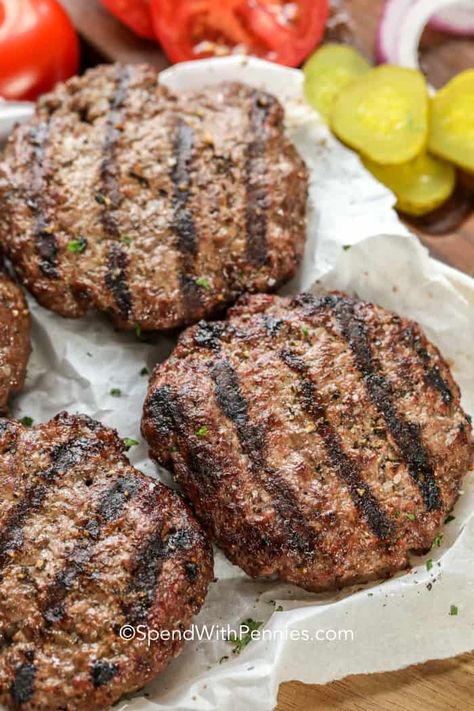 Simple Hamburger Patty Recipe, Beef Burger Patty Recipe, Recipe Using Ground Beef, Ground Beef Burger Recipe, Hamburger Meat Recipes Ground, Grilled Hamburger Recipes, Hamburger Recipes Easy, Burgers On The Stove, Classic Hamburger