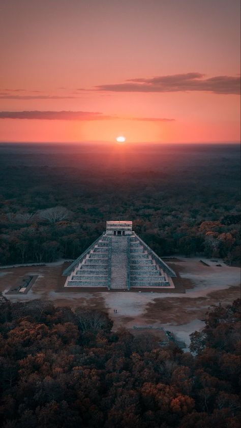 Mesoamerican Architecture, Mexico Wallpaper, Chichen Itza Mexico, Aztec Wallpaper, Ancient Mexico, Maya Ruins, Mexico Culture, Sunset City, Breathtaking Places