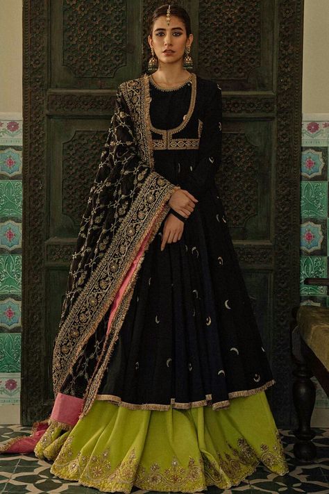 Suit Blouse, Shah Jahan, Zara Shahjahan, Eastern Dresses, Women Suits Wedding, Pakistani Formal Dresses, Pakistani Fashion Casual, Pakistani Fancy Dresses, Bridal Dress Fashion