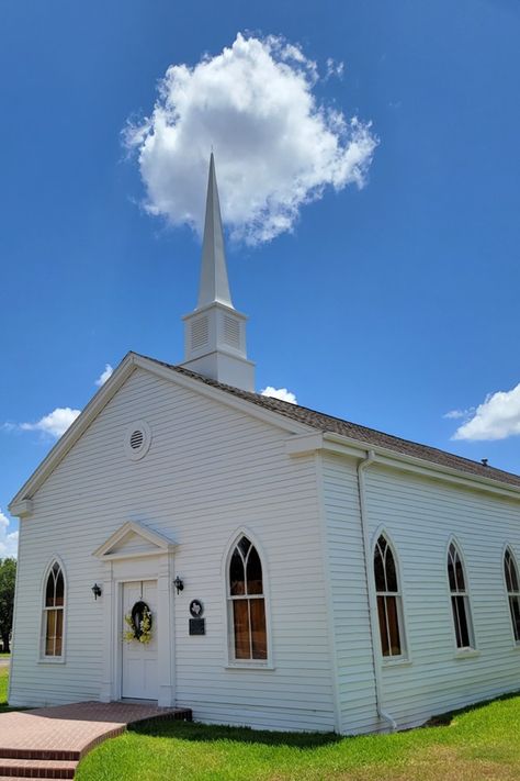 Schulenberg (Texas) Baptist Church was first organized in 1871. Baptist Church Aesthetic, Southern Baptist Aesthetic, Baptist Aesthetic, Southern Baptist Church, Church House, Church Aesthetic, Country Churches, Texas Country, Old Churches