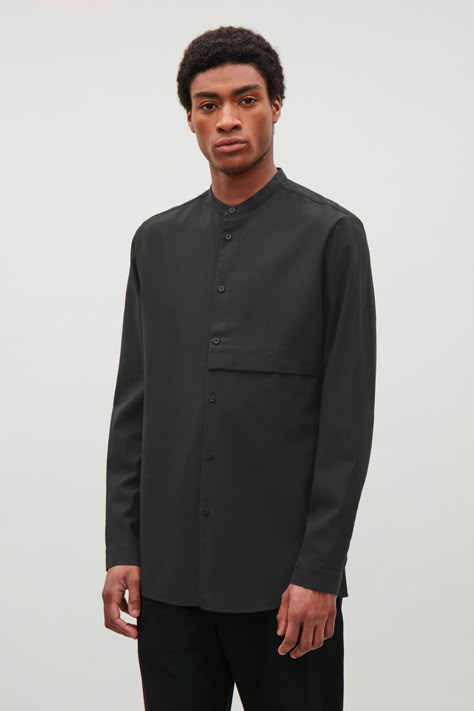 Model side image of Cos grandad-collar shirt with pocket in black Cos Shirt, Grandad Collar Shirt, Moslem Fashion, Old School Fashion, Collar Shirt Men, Collarless Shirt, Shirt With Pocket, Mens Casual Outfits Summer, Hotel Staff