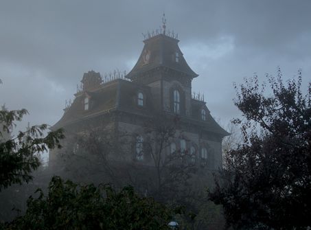 Victorian Mansion Aesthetic, Haunted House Inspiration, Goth Family, Haunted Manor, Phantom Manor, Mansion Aesthetic, Gothic Mansion, Foolish Mortals, Mansion Exterior