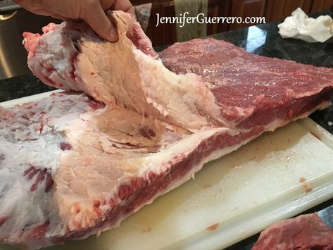 Does everyone know how to break down a full packer brisket? I can help! – Jennifer Guerrero Brisket Chili Recipe, Brisket Marinade, Smoked Jerky, Brisket Flat, Brisket Recipes Smoked, Goat Recipes, Braised Brisket, Dry Rub Recipes, Smoker Cooking