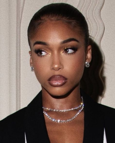 Lori Harvey Makeup, Black Feminine Outfit, Wishlist Skincare, Skincare Tracker, Black Wedding Hairstyles, Brown Girls Makeup, Self Care Planner, Water Tracker, Lori Harvey