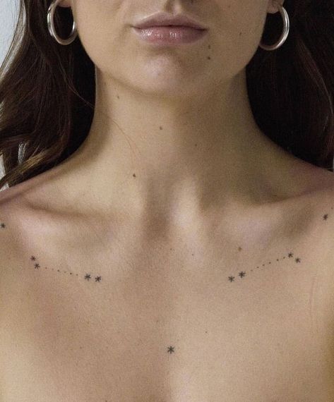 Constellation Collar Bone Tattoo, Collarbone Constellation Tattoo, Collarbone Stars Tattoo, Cygnus Constellation Tattoo, Abstract Collarbone Tattoo, Stars Collarbone Tattoo, Collarbone Star Tattoo, Sternum Tats, Shadows Tattoo