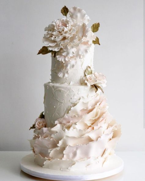 3 layers wedding cakes by LeNovelle Cake - 010 Plum Wedding Cake, Organic Wedding Cake, New York Cake, Floral Cake Design, Cake Competition, Extravagant Wedding Cakes, Royal Cakes, Ruffle Cake, Gorgeous Wedding Cake