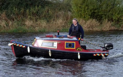 Cute little boat Small Motor Boat, Jon Boat Bass Boat, Shallow Water Boats, Narrow Boats Uk, Bass Cat Boats, Trawler Boats, John Boat To Bass Boat, Shanty Boat, Tiny Boat