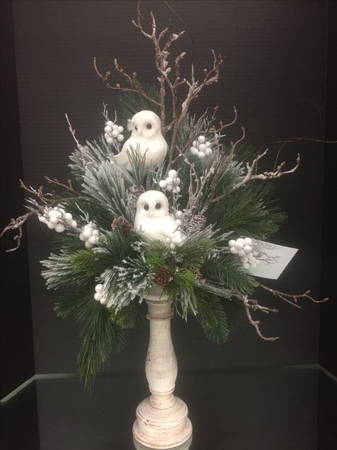 Winter woodland Collection, 2016 floral design, Tara Powers Michaels of Midlothian, Va. Dekoratívne Vence, Christmas Details, Christmas Centers, Christmas Flower Arrangements, Christmas Floral Arrangements, Woodland Christmas, Christmas Arrangements, Christmas Flowers, Christmas Floral