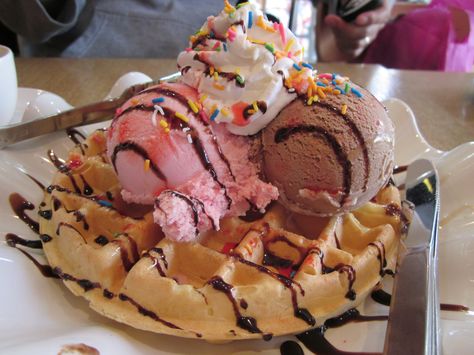 * Ice Cream Waffles, Waffles With Ice Cream, Easy Belgian Waffle Recipe, Waffle With Ice Cream, Waffles And Ice Cream, Waffles Ice Cream, Ice Cream Waffle, Waffle Ice Cream, Junk Food Snacks